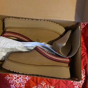 New In Box- Ugg Tasman Chestnut Suede Slippers-Size 7